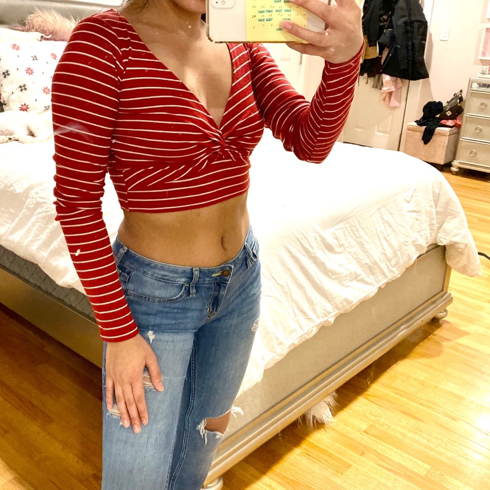 Red stripe knot crop top